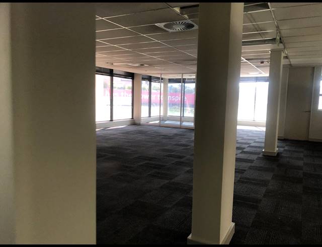 1,433M² OFFICE TO LET IN WAVERLEY